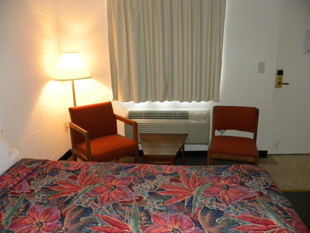 Guest Inn روجرز المظهر الخارجي الصورة