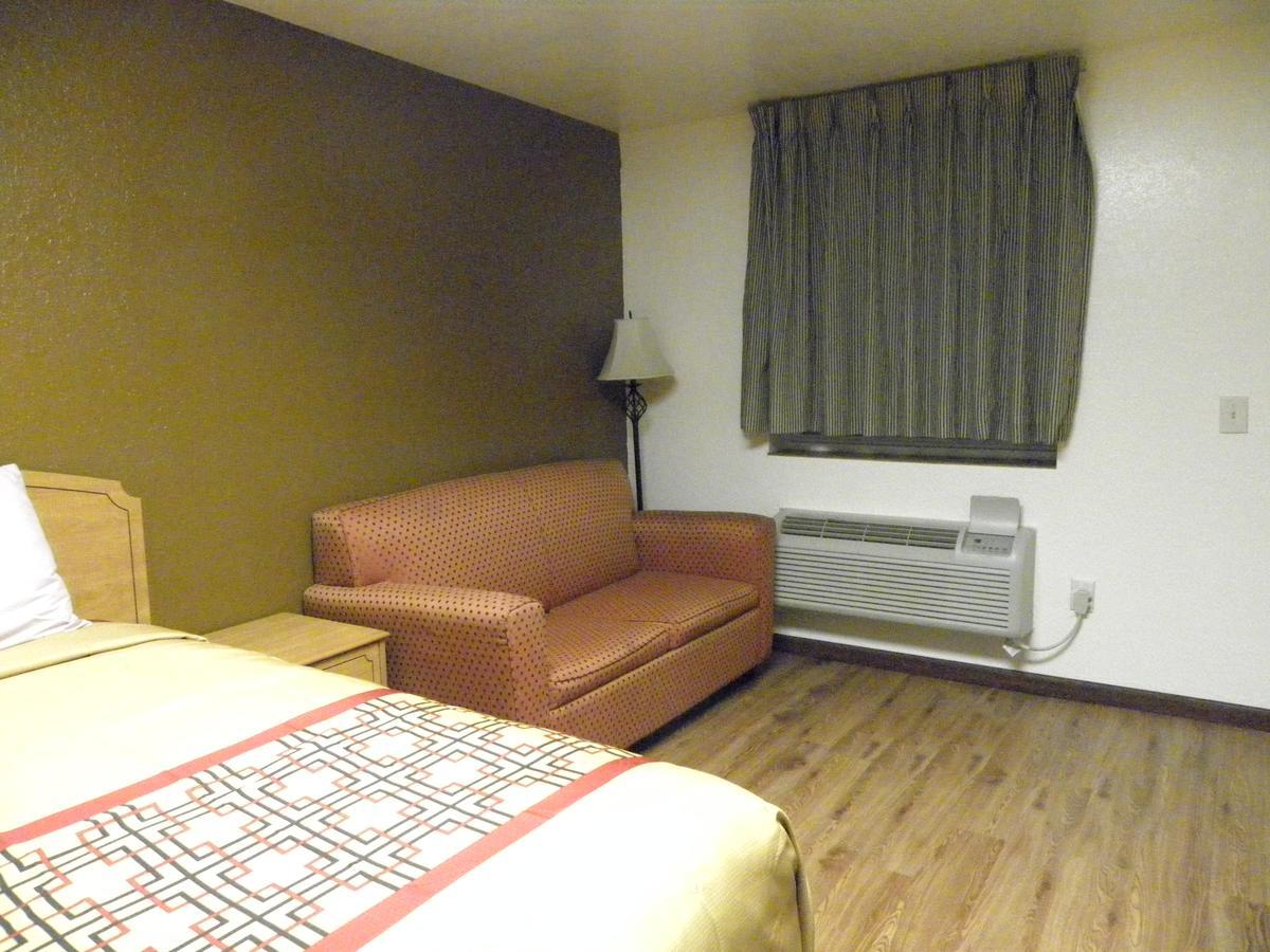 Guest Inn روجرز المظهر الخارجي الصورة